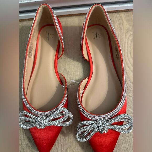 NWOT Size 9 Elegant Red Satin Women's Flats with Sparkle Bow Detail - Picture 5 of 6